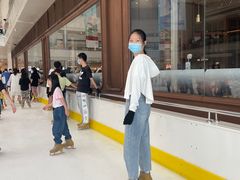 -冰纷万象滑冰场(深圳万象城店)