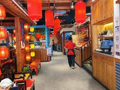 -宽板凳老灶火锅(台湾街店)