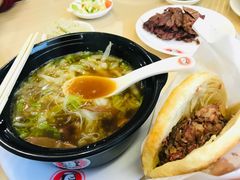 -闫家驴肉老店(华电一校店)