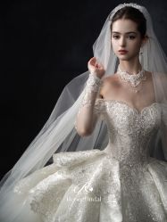 点击看大图 -Renee芮亦婚纱