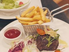 -WOLFGANG PUCK KITCHEN & BAR(迪士尼小镇店)