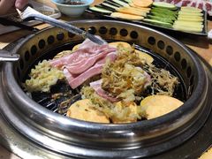特色东北酸菜-朝鲜烤肉(安宁庄店)