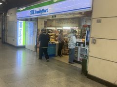 -全家便利店(上海南站站店)