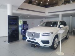 -杭州中沃沃尔沃4S店(滨江区店)