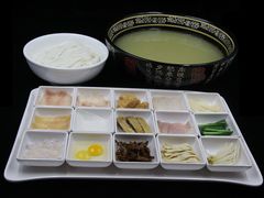 -蔼若春.传承三十年云南菜(金碧公园店)