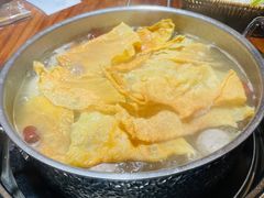 -四点金粥底火锅(沂州里店)