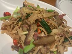 -云海肴·汽锅鸡·云南菜(天山百盛优客店)