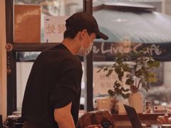 -Be Lived Cafe比例咖啡(摩天轮店)