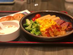 -上海滴水湖皇冠假日酒店