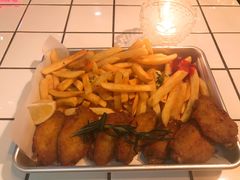 主厨特选美式风味炸鸡翅配薯条-MIKAKU(万达广场上海宝山店)