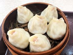 顶黄加蟹小笼包-常州糕团店(北大街新世纪商城店)