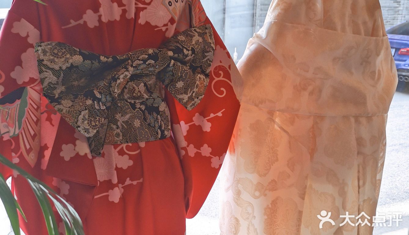 吃烤肉还能免费体验和服👘 、汉服，这是什么宝藏烤肉店？