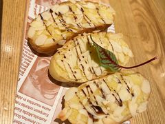 杏仁烤软包-原石牛扒·约会餐厅(龙城万科里店)