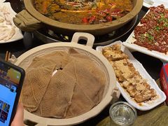 牛油红汤中锅-叉叉裤鲜火锅(空港新城店)