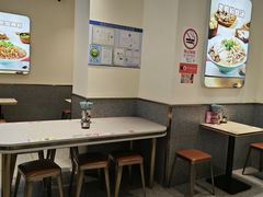 -小杨生煎(金山百联购物中心3楼店)