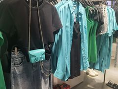 -URBAN REVIVO(欢乐海岸购物中心店)