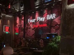 -FOUR PLAY BAR