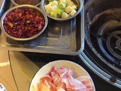 汤底料和五花肉-姥家大锅台水库渔家
