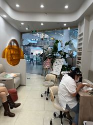 -进巍美甲美睫店