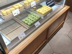 面包甜点陈列柜-南宋胡记(杭州河坊街店)