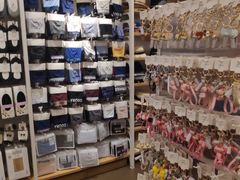 -名创优品(海珠乐峰广场店)