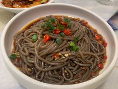 酸辣蕨根粉-孔雀云贵川·融合菜(长宁来福士店)