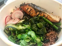 煎三文鱼腌蘑菇和风碗配红米-Wagas沃歌斯(北京君太百货店)