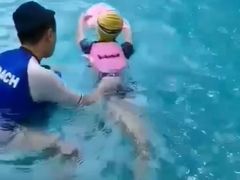 -Swim斯卫姆国际儿童游泳中心(红博中央公园店)
