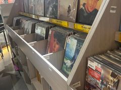 -浣熊唱片店(上海影城店)