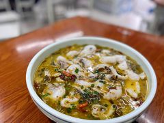 酸菜鱼片-胡子饮食店