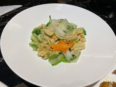 杭白菜烩腐竹-泰河谷·豆捞