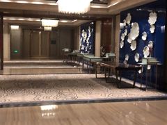 -唐拉雅秀酒店-西锦汇空中BBQ·思创餐厅