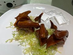 玻璃脆皮乳鸽-荣粤酒家·融合粤菜