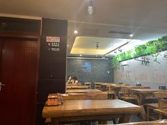 -万记麻辣烫国展总店