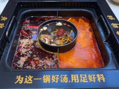 -老牌坊云南鱼豆花火锅(哈西万达店)