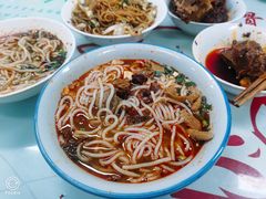 肉丝炒粉-张记牛骨粉