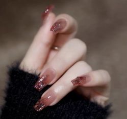 -悦指间美甲美睫