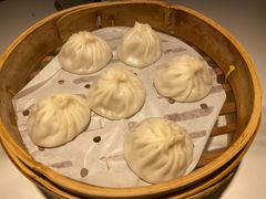 鲜肉小笼包-馋三尺蟹粉小笼(人民广场店)