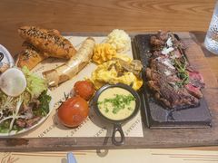 -Mark&Mars Restaurant