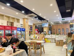 大堂-江城燕子大排档(江汉路步行街店)