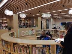 -漕河泾街道图书馆(漕河泾社区文化活动中心店)