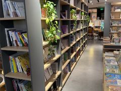 -魔方城市书房(中街益田店)