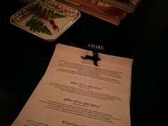 -Noir. Dining in the Dark