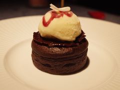 -弦月窗LUNETTE BY AMANDA(复兴路店)