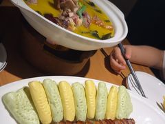 -帅巴人舅母子腊蹄民俗村