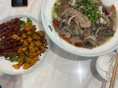 -犇逸·乐山跷脚牛肉·四川现炒(览海店)
