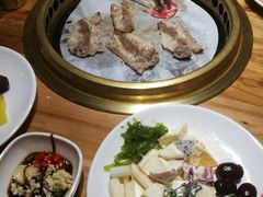 -韩京炭火烤肉自助料理(柯桥万达店)