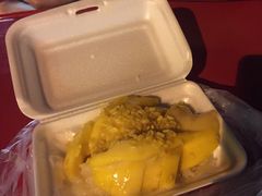 -芒果糯米饭摊子