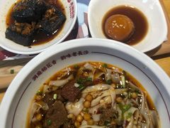 -呷佬·长沙手工米粉(金沙江路店)