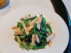 丝瓜尖拌鲜腐竹-真地道京味府·鲜橙烤鸭·北京菜(朝外大街东大桥店)